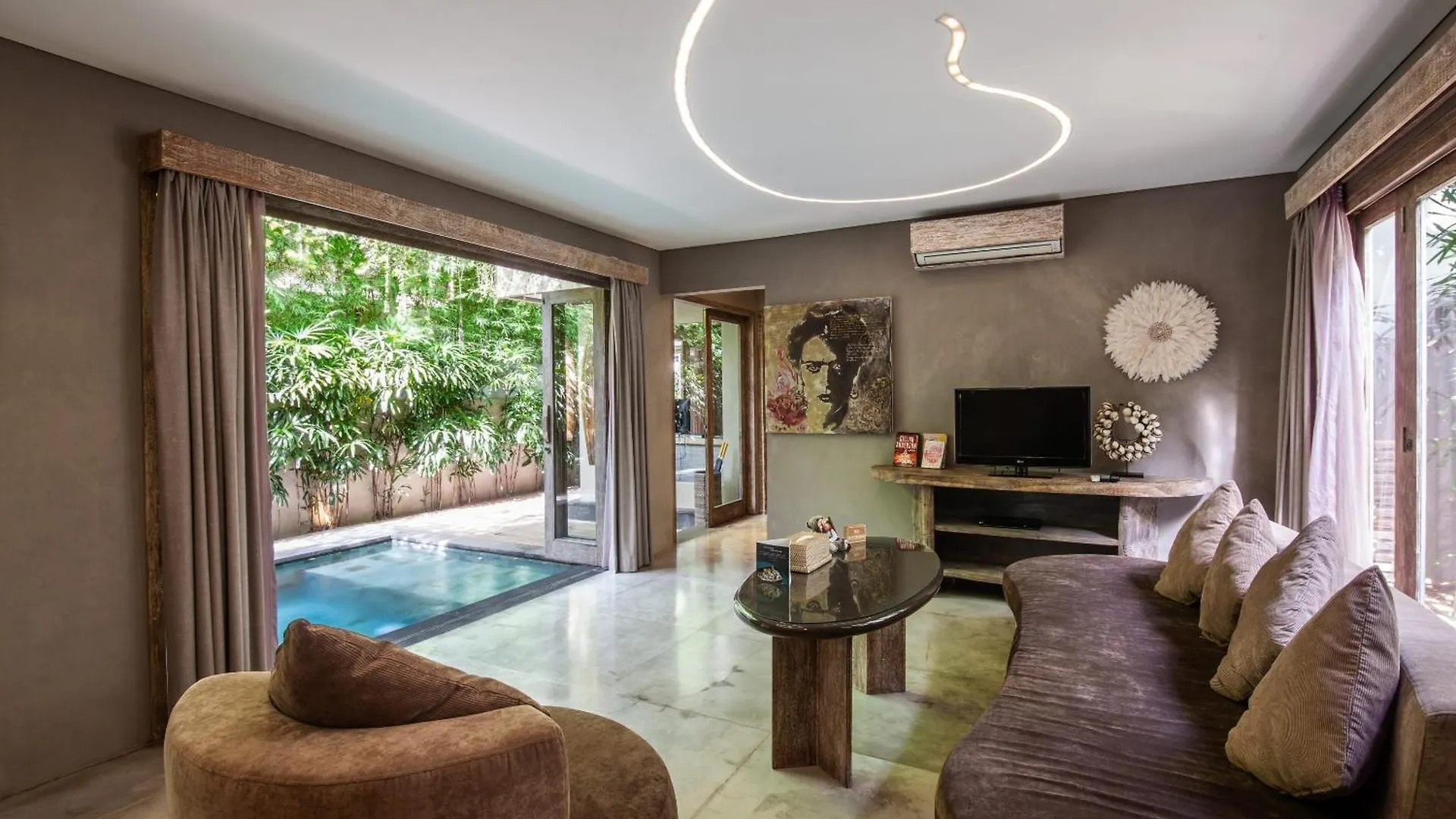 Resort Blue Karma Dijiwa Seminyak Hotel